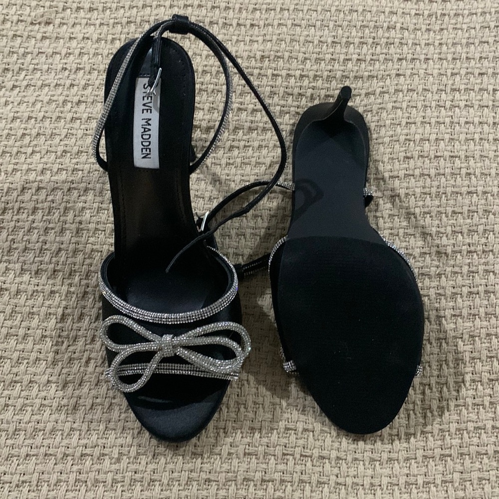 Steve Madden Arla Heel Sandal in Black Satin - Size 8.5 - NEVER WORN.